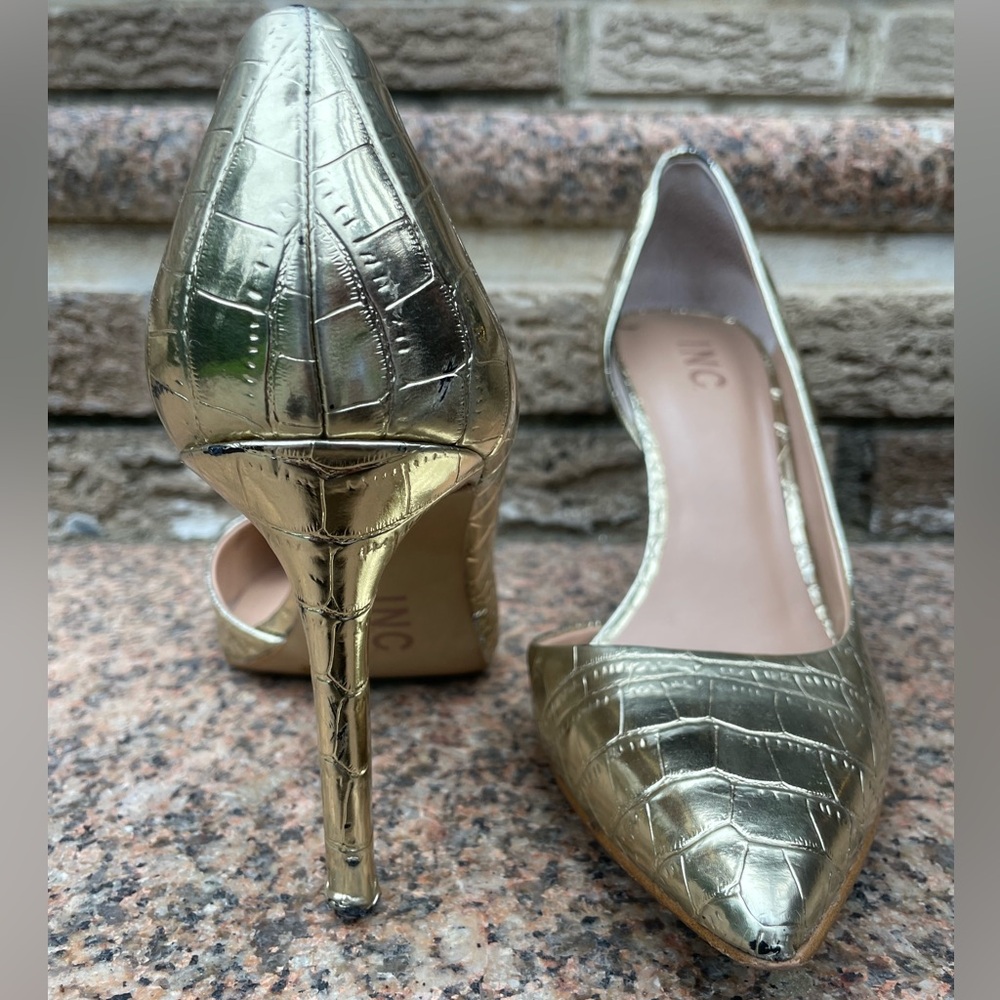 INC 👠, size 10.5
